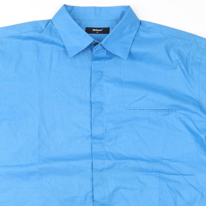 Close-up detail of wilsons men’s blue button-up, size M