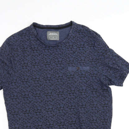 Close-up detail of burton menswear women’s blue basic t-shirt, size S