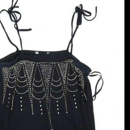 Close-up detail of Preworn women’s black basic t-shirt, size UK 14