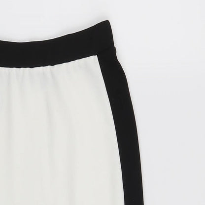 Brand and care label for New Look women’s white skort skirt, size UK 4