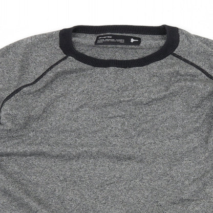 Close-up detail of Diverse men’s grey jumper, size 2XL