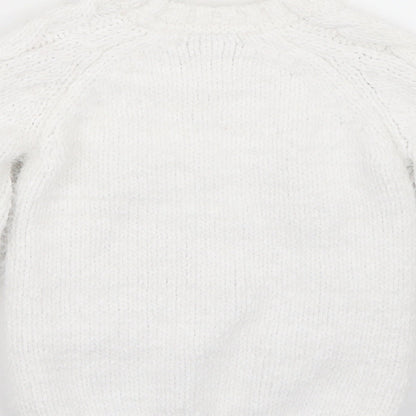 Brand and care label for girls’ jumper