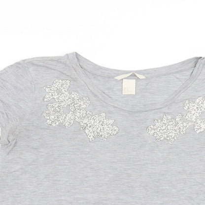 Close-up detail of H&M women’s grey floral basic t-shirt, size M
