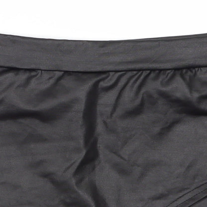Close-up detail of New Look women’s black skort, size UK 10