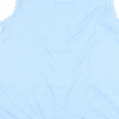 Brand and care label for nuggets women’s blue basic tank, size M