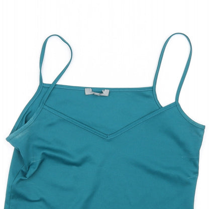 Close-up detail of Preworn women’s green basic t-shirt, size UK 10