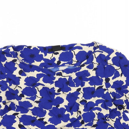 Close-up detail of H&M women’s blue basic t-shirt, size UK 4