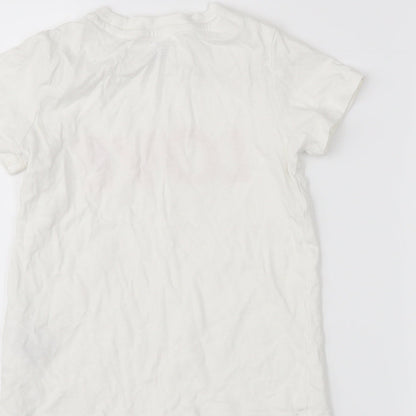 Brand and care label for H&M girls’ white pullover t-shirt, size 3-4, years