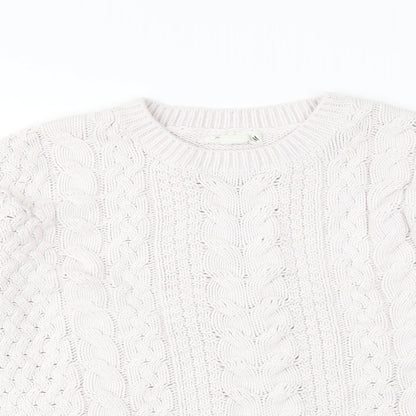 Close-up detail of H&M women’s pink jumper, size S