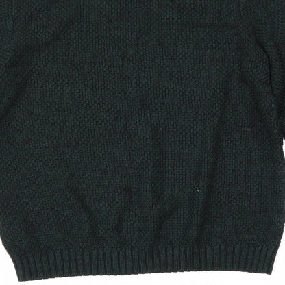 Brand and care label for F&F men’s green jumper