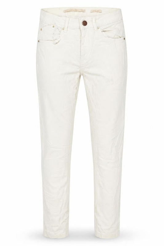 Front view of women’s ivory skinny jeans, size UK 34, 26-inch leg