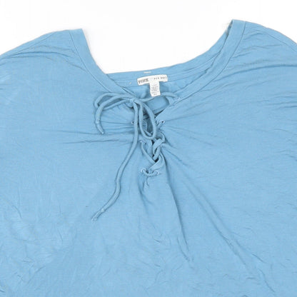 Close-up detail of PINK women’s blue basic t-shirt, size S