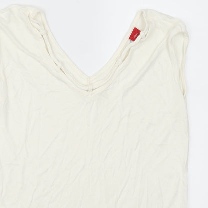 Close-up detail of S. Oliver women’s white basic t-shirt, size UK 10