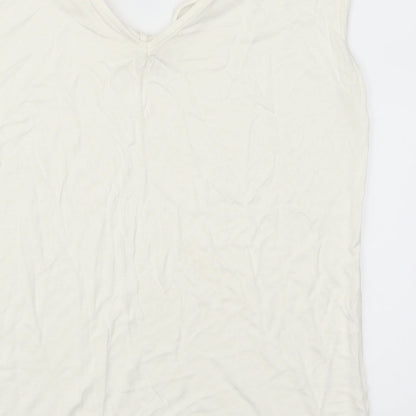 Brand and care label for S. Oliver women’s white basic t-shirt, size UK 10