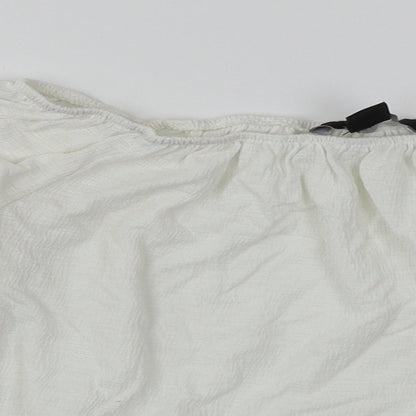 Close-up detail of Atmosphere women’s white cropped blouse, size UK 4