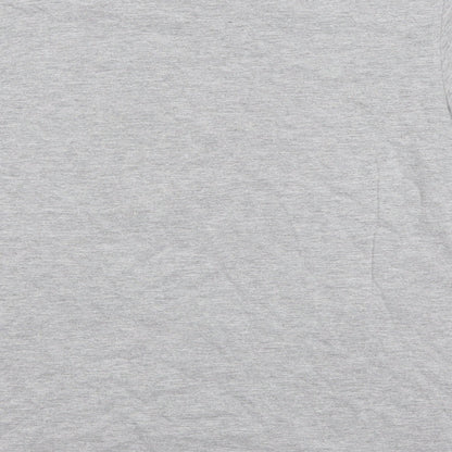 Brand and care label for Gildan boys’ grey basic t-shirt, size L
