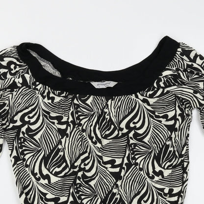 Close-up detail of Atmosphere women’s black paisley basic t-shirt, size UK 14