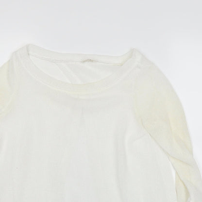 Close-up detail of River Island women’s white basic t-shirt, size UK 6