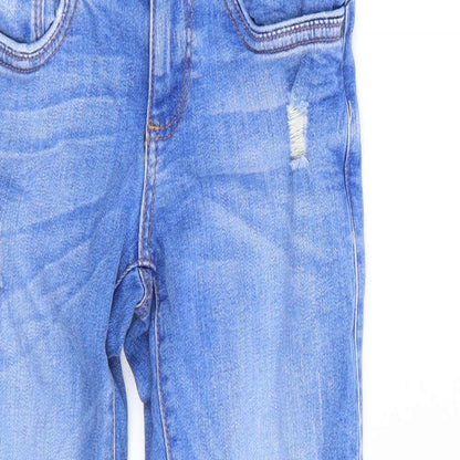 Close-up detail of Denim & Co. women’s blue capri jeans, size UK 4, 24-inch leg