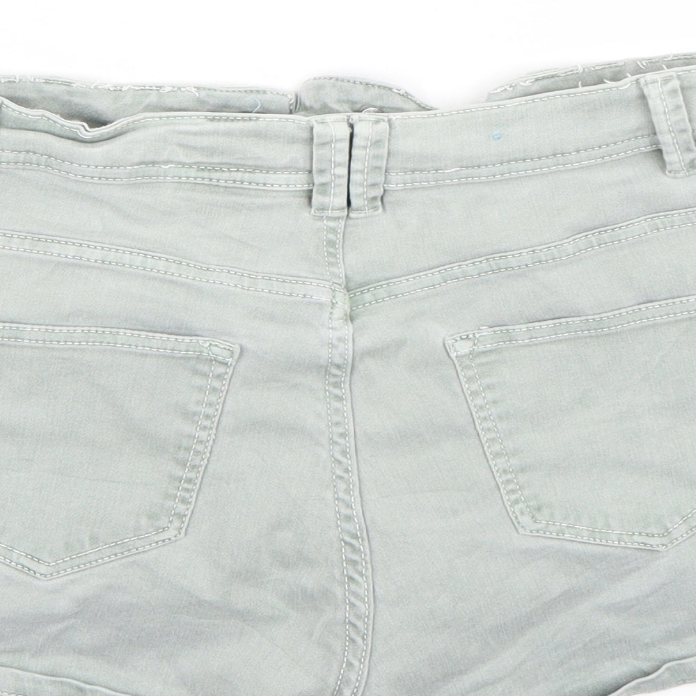 Yes yes Womens Green   Bermuda Shorts Size 12