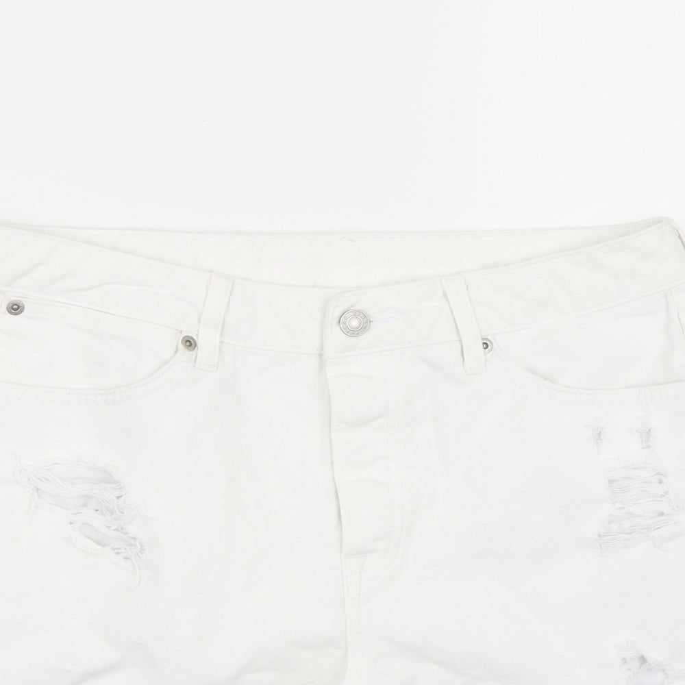 Preworn Womens White   Bermuda Shorts Size 32