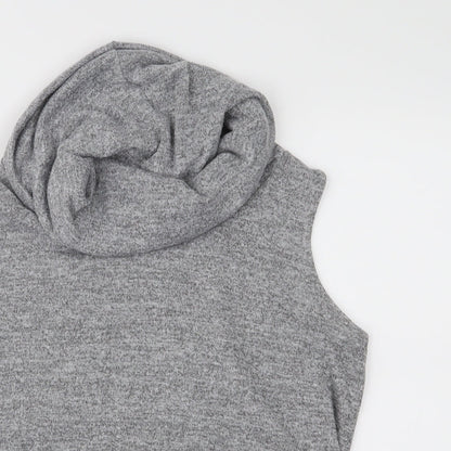 Close-up detail of Preworn women’s grey basic tank, size M