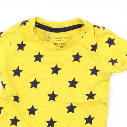 Close-up detail of Primark Baby Yellow Jersey Basic T-Shirt, size 12-18, Months - Star Print