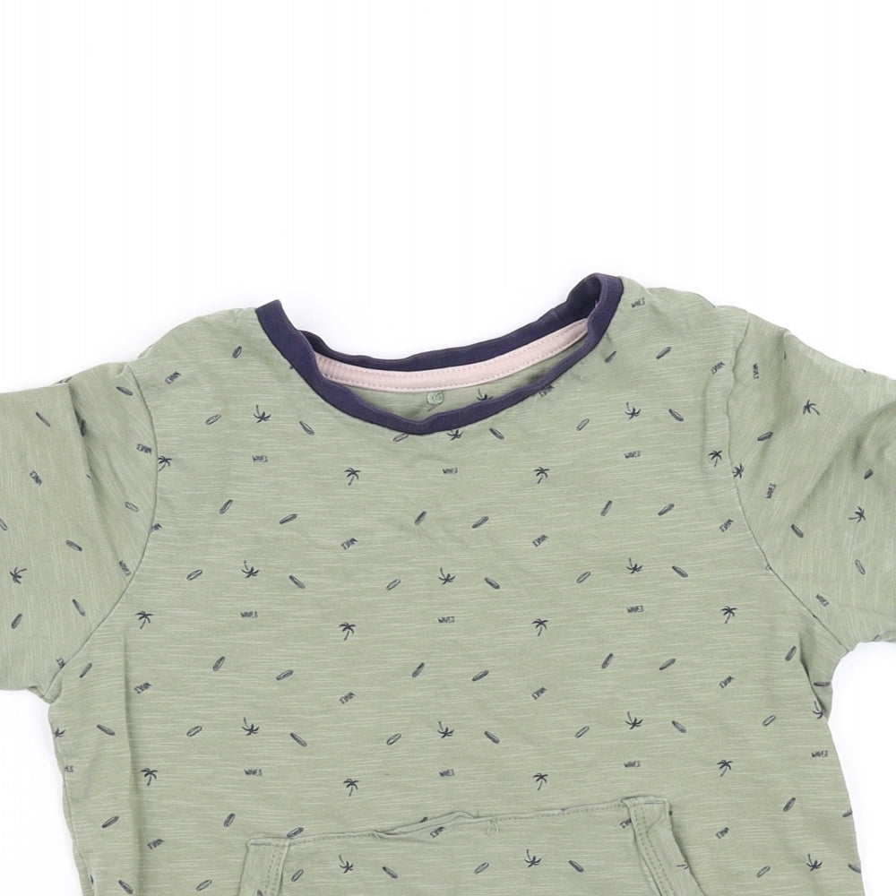 pre worn Boys Green   Basic T-Shirt Size 5-6 Years