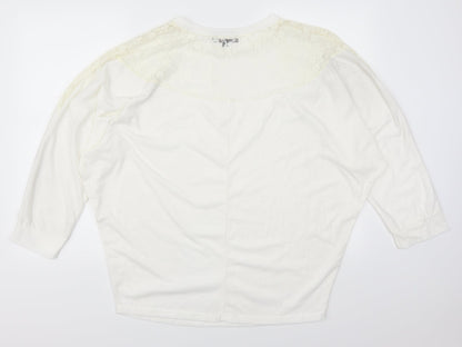 Back view of Isassy women’s white lace basic t-shirt, size 2XL
