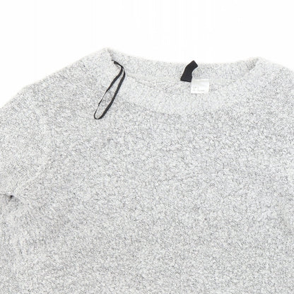 Close-up detail of Divided women’s grey jumper, size S