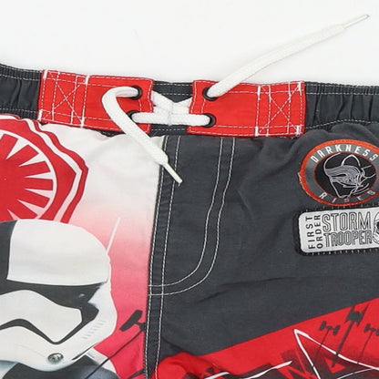 Close-up detail of Tu boys’ grey cargo shorts, size 5, years