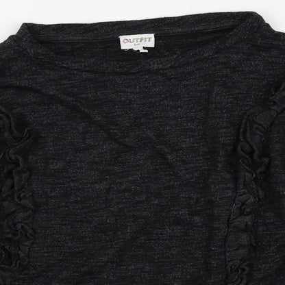 Close-up detail of outfit kids girls’ black basic t-shirt, size 9, years