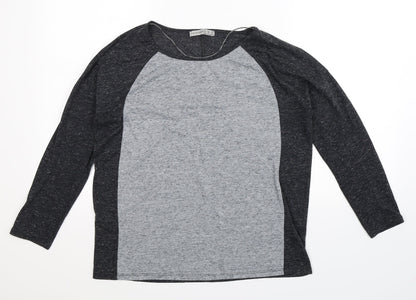 Additional front view of Atmosphere women’s grey basic t-shirt, size UK 8