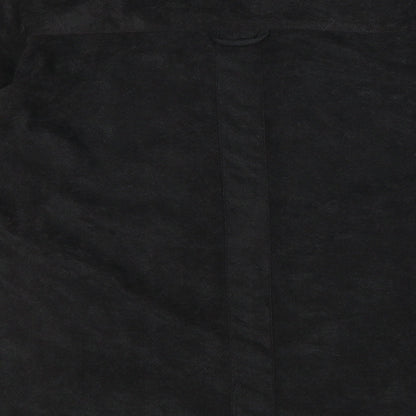 Brand and care label for Oakman men’s black button-up, size M