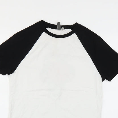 Close-up detail of ASOS women’s white basic t-shirt size 2xs