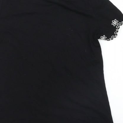 Brand and care label for Dorothy Perkins women’s black basic t-shirt, size UK 6