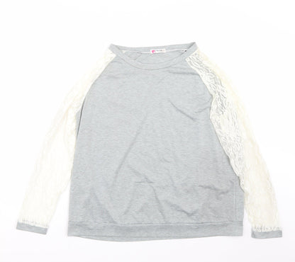 Additional front view of vague women’s grey basic t-shirt, size XL