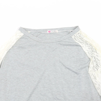Close-up detail of vague women’s grey basic t-shirt, size XL