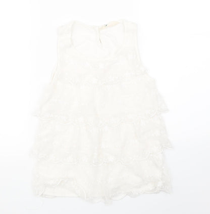 Additional front view of H&M girls’ white floral lace basic t-shirt, size 11-12, years
