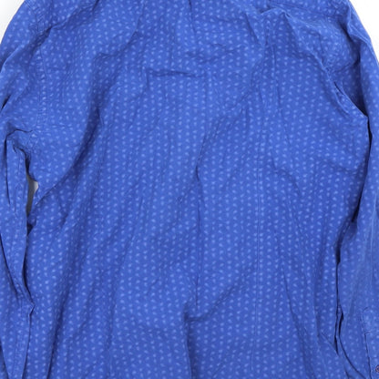 Brand and care label for Defacto men’s blue button-up, size L