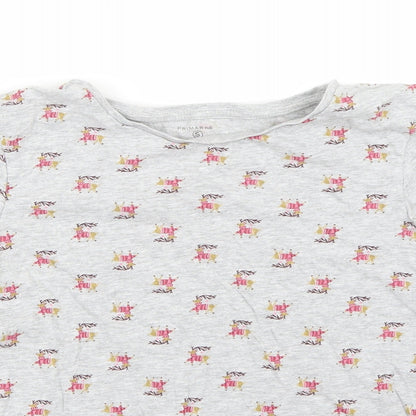 Close-up detail of Primark women’s grey basic t-shirt, size S