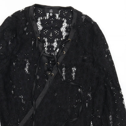 Close-up detail of Missguided women’s black lace basic t-shirt, size UK 4
