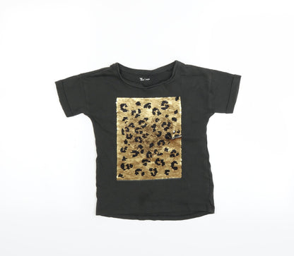Additional front view of TU boys’ green basic t-shirt, size 6, years