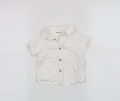 Front view of F&F boys’ white basic button-up, size 3-6, months