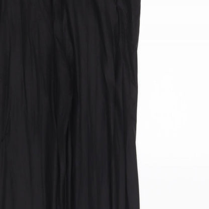 Close-up detail of New Look women’s black jegging trousers, size UK 8, 26-inch leg