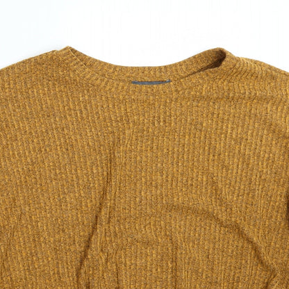Close-up detail of Primark women’s yellow basic t-shirt, size L