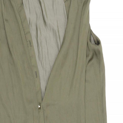 Close-up detail of Red Herring women’s green basic blouse, size UK 12