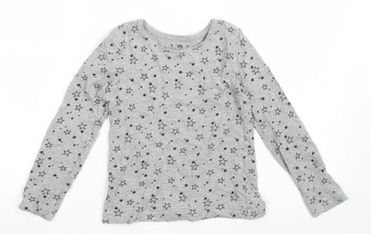 Additional front view of Primark girls’ grey basic t-shirt, size 8-9, years - star pattern
