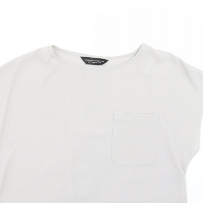 Close-up detail of Dorothy Perkins women’s grey basic t-shirt, size UK 10