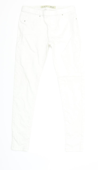 Additional front view of Denim & Co. women’s white jegging jeans, size UK 8
